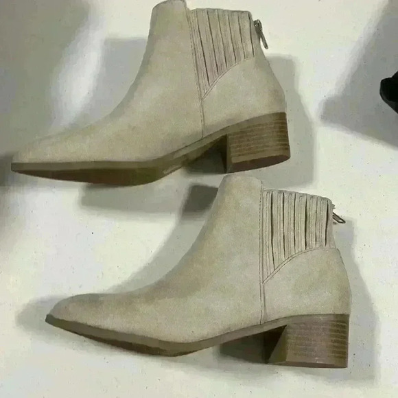 Cityclassified Booties Sz 7.5 - Picture 9 of 13
